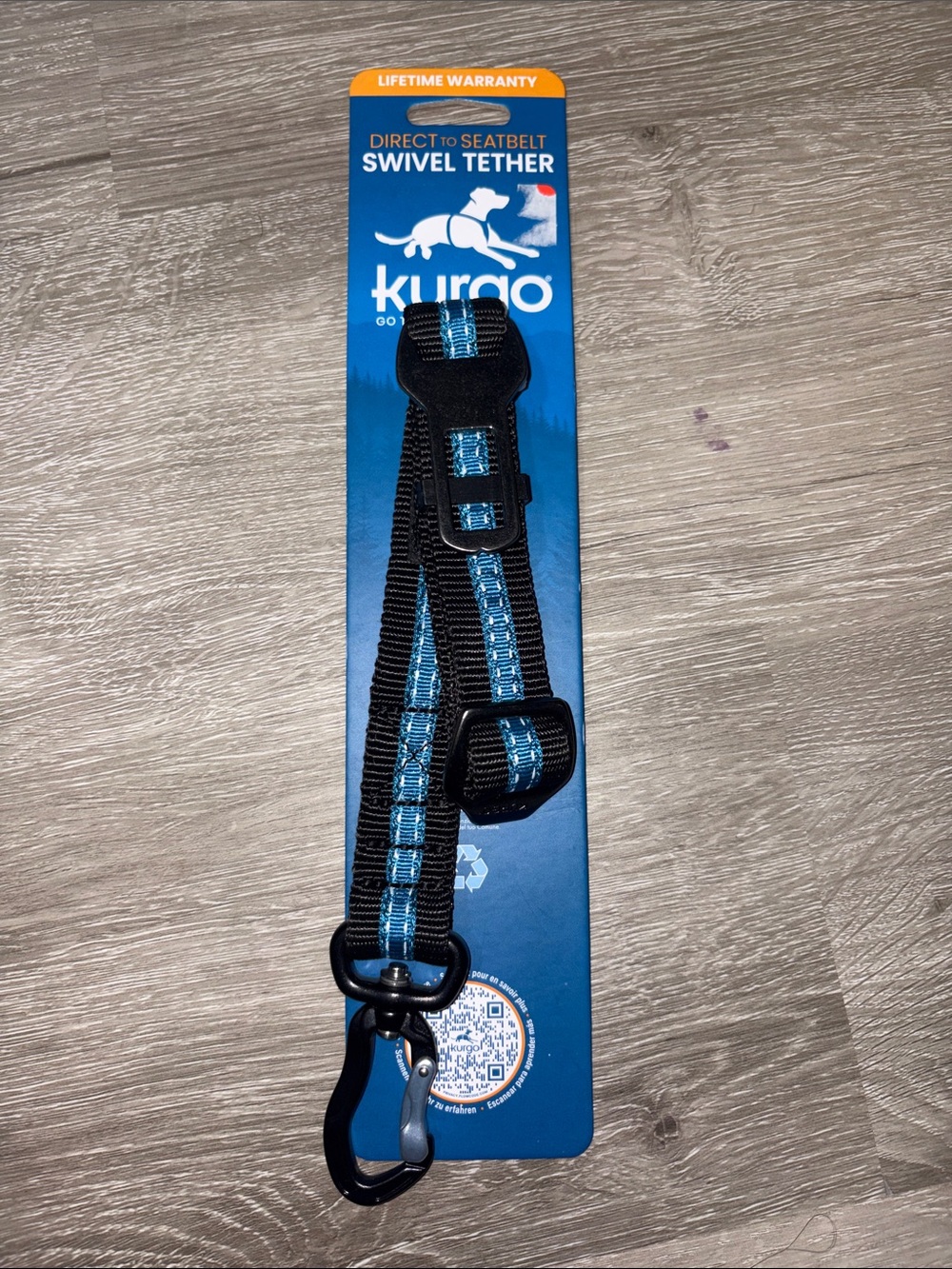 Kurgo Black and Blue Reflective Swivel Tether